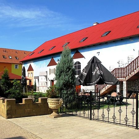 Hotel U Lisky Hostka  Zewnętrze zdjęcie