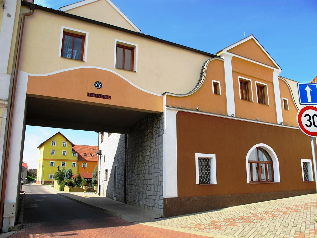 Hotel U Lisky Hostka  Zewnętrze zdjęcie
