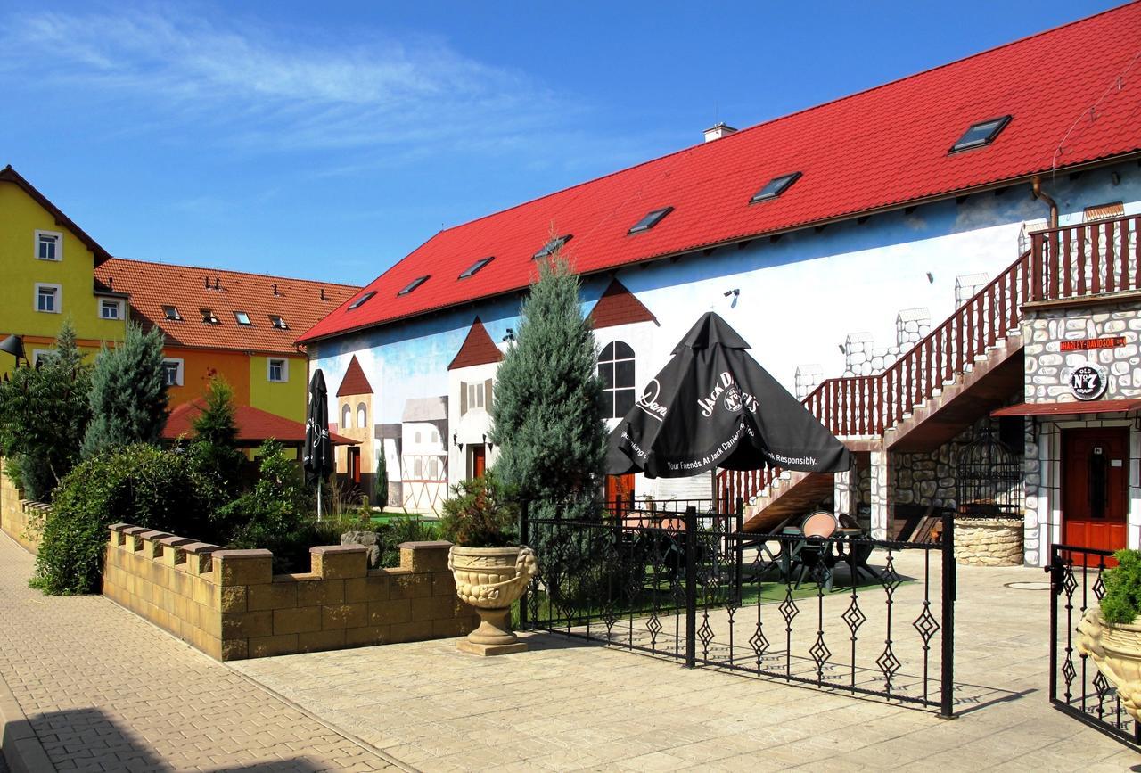 Hotel U Lisky Hostka  Zewnętrze zdjęcie